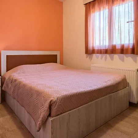 With 3 Bedrooms In Kaloniktis-rethymno, With Pool Access And *