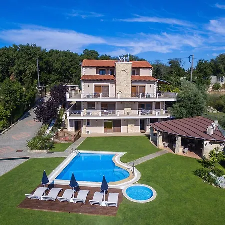 With 3 Bedrooms In Kaloniktis-rethymno, With Pool Access And * Rethimno